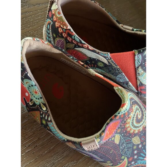 UIN Toledo Women's Canvas Loafer Slip On Shoes Leaves Pattern Size 6.5 - Picture 14 of 16